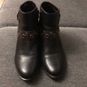 Naturalized Black/brown 7W booties
